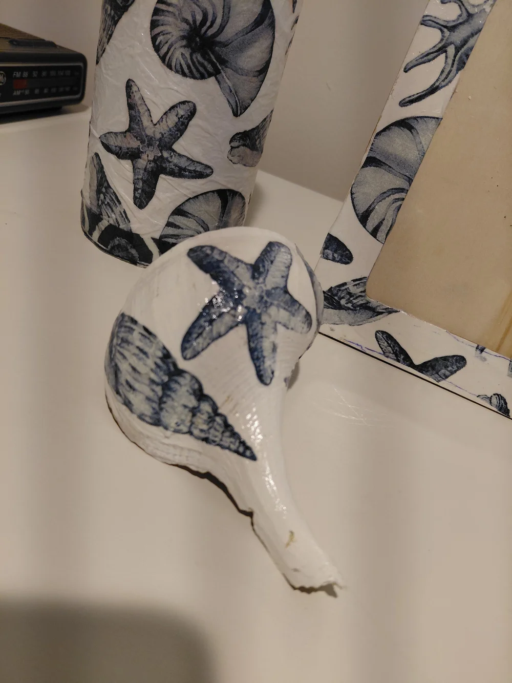 Coastal Blue Shell Pattern Decorative Frame and Vase Set